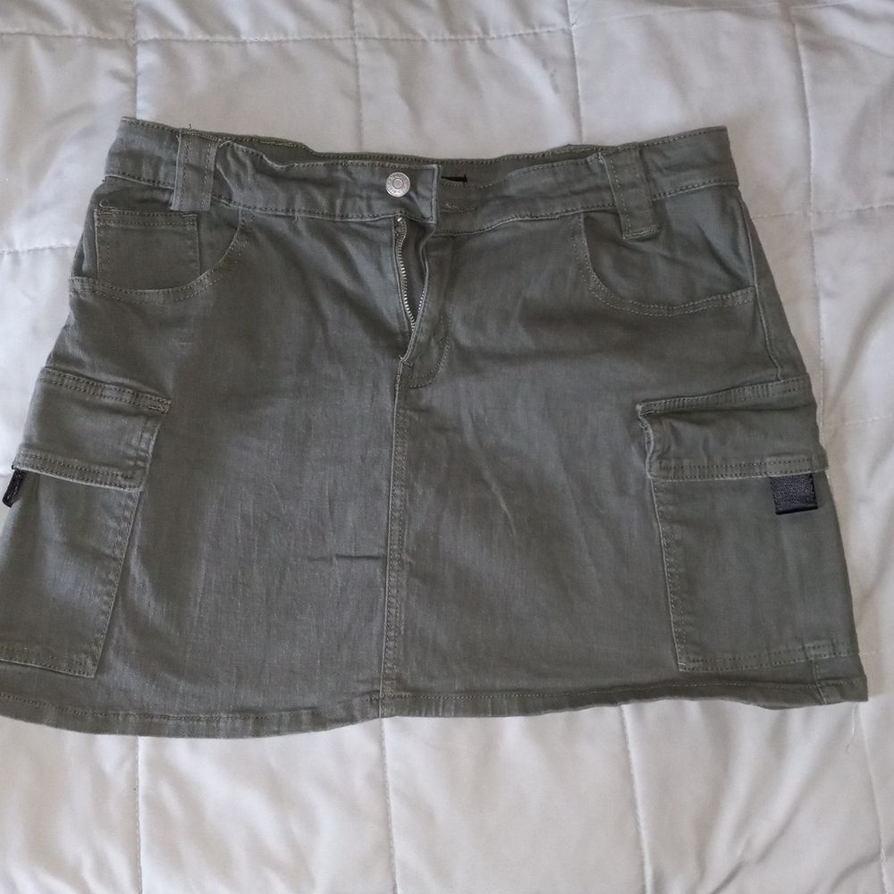Almost Famous Skirt - Picture 2 of 6